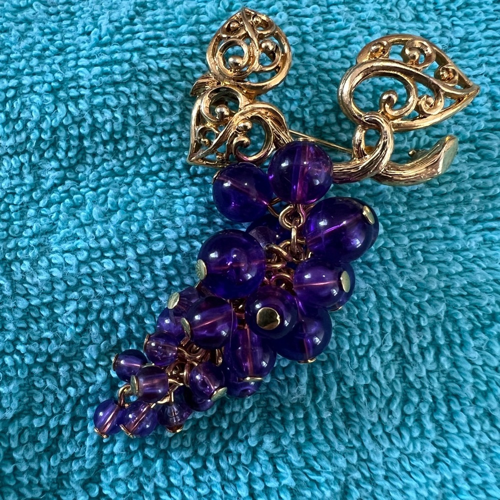 Avon Purple and Gold Brooch with Grape Cluster Design